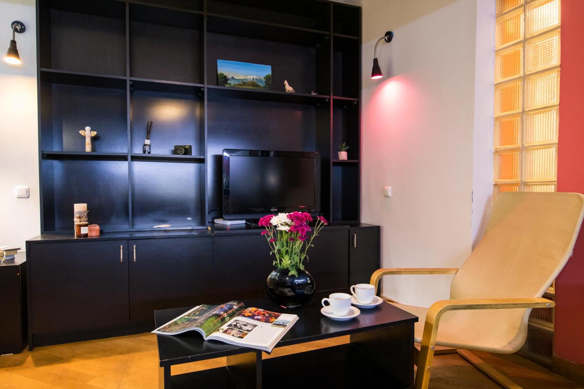 Residence Nalbandyan 96 耶烈万 外观 照片